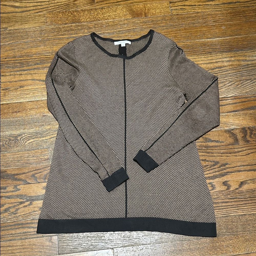 Foxcroft Women's Black and Tan Cardigan